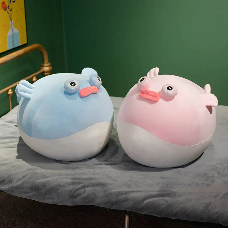 30-50-70CM-Super-Soft-Puffer-Fish-Plush-Throw-Pillow-Cute-High-Lovely-Throw-Pillow-Doll_b7ef1799-05d2-4652-85ae-f4e7b94b1c10.jpg - PELUCHE POUPEE
