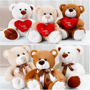 Poupée peluche ours Hug Bear avec nœud papillon et cœurs