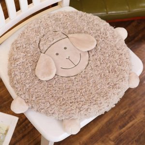 Chaise avec animaux en peluche