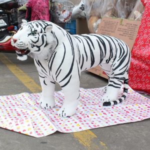 Tigre Peluche Noir et Blanc <br> Taiga™