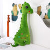 peluche-dinosaure-long-cou.jpg Peluche géante dinosaure aux yeux brillants